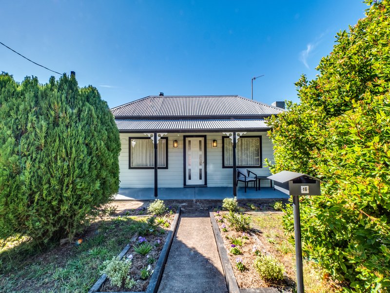 16 Burton Street, Portland NSW 2847