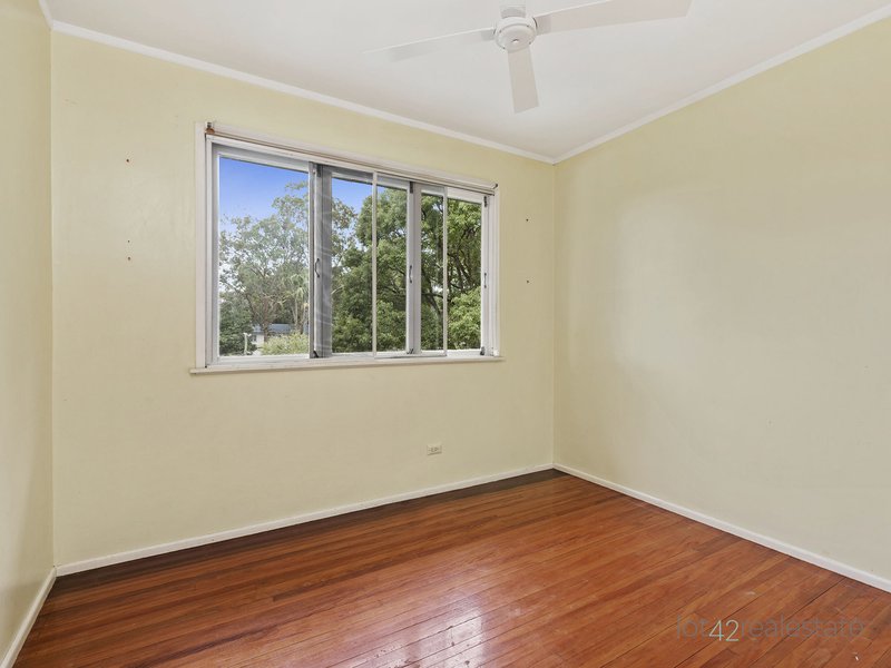 Photo - 16 Byambee Street, Kenmore QLD 4069 - Image 7