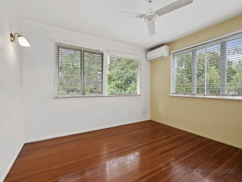 Photo - 16 Byambee Street, Kenmore QLD 4069 - Image 10