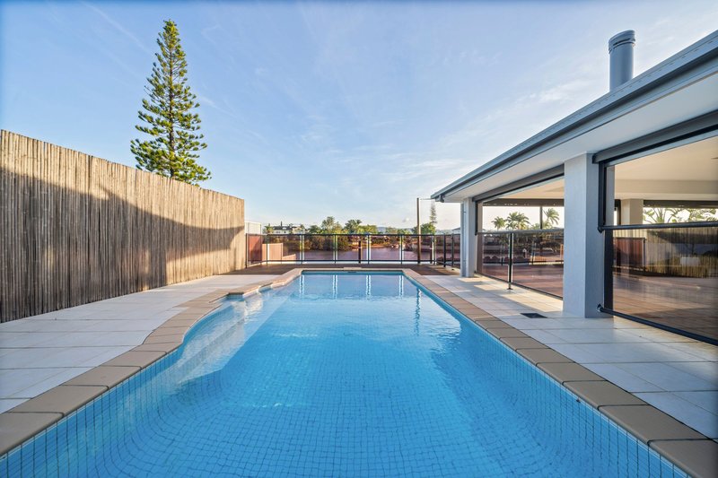 Photo - 16 Cabana Blvd , Benowa QLD 4217 - Image 3
