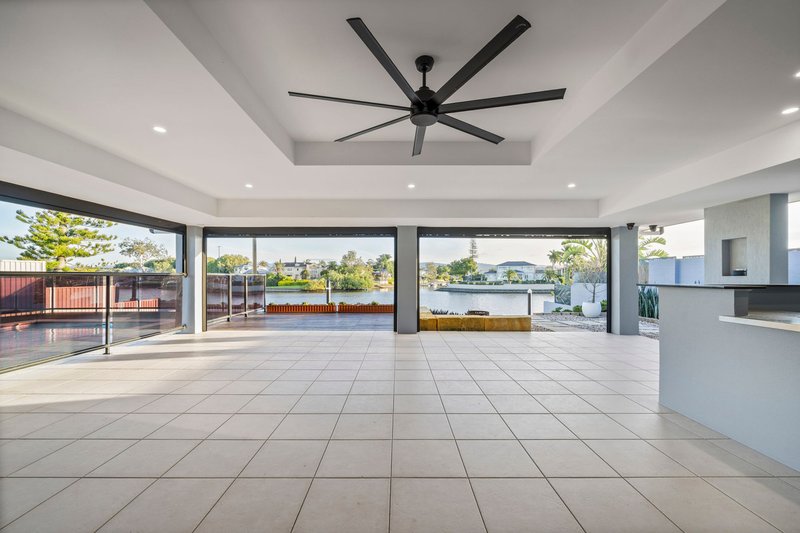 Photo - 16 Cabana Blvd , Benowa QLD 4217 - Image 18