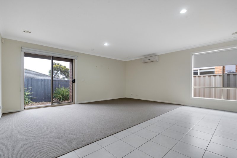 Photo - 16 Cable Circuit, Craigieburn VIC 3064 - Image 7