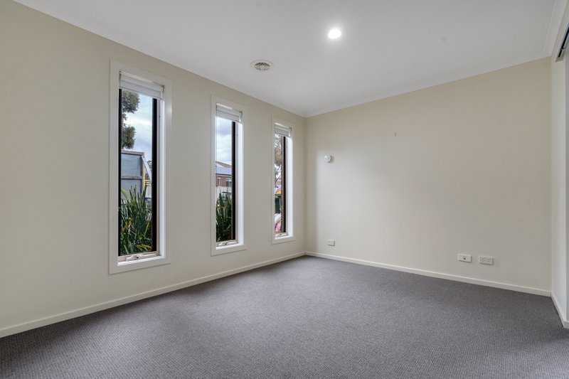 Photo - 16 Cable Circuit, Craigieburn VIC 3064 - Image 10