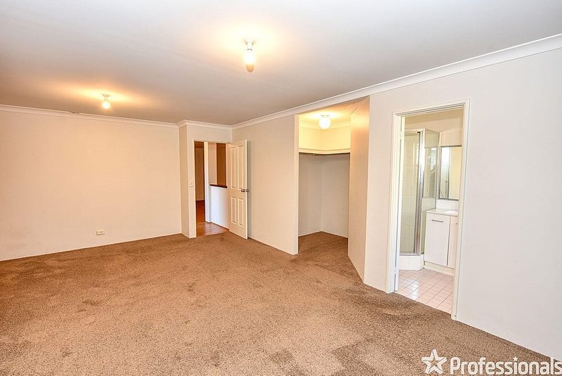 Photo - 16 Caliso Court, Warnbro WA 6169 - Image 5