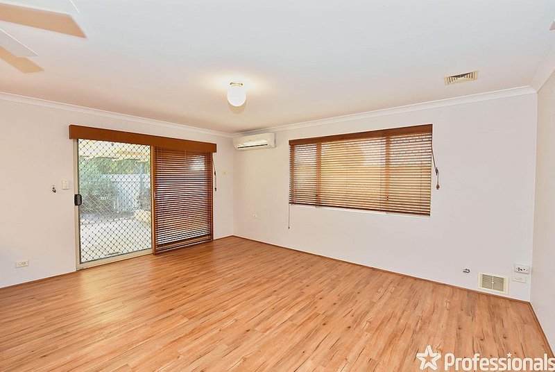 Photo - 16 Caliso Court, Warnbro WA 6169 - Image 7