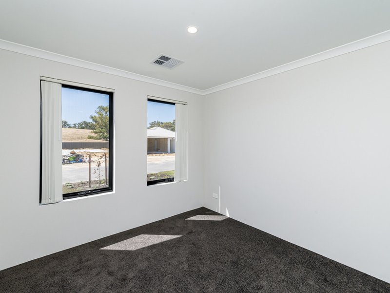 Photo - 16 Cambered Avenue, Yanchep WA 6035 - Image 14