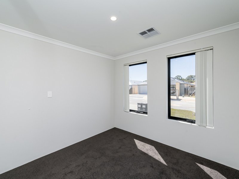 Photo - 16 Cambered Avenue, Yanchep WA 6035 - Image 15