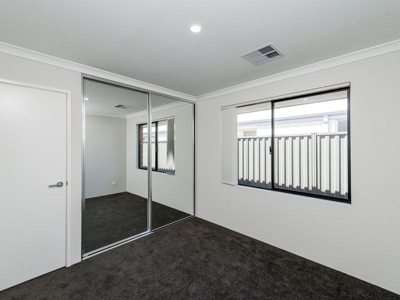 Photo - 16 Cambered Avenue, Yanchep WA 6035 - Image 18