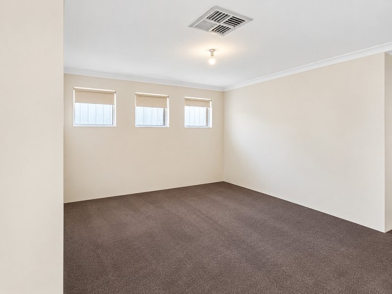 Photo - 16 Camborne Approach, Bertram WA 6167 - Image 6