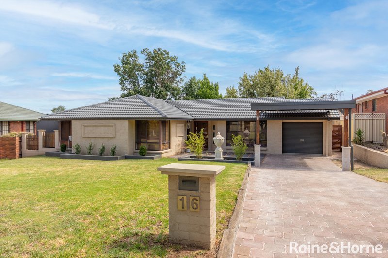 16 Camidge Close, Kelso NSW 2795