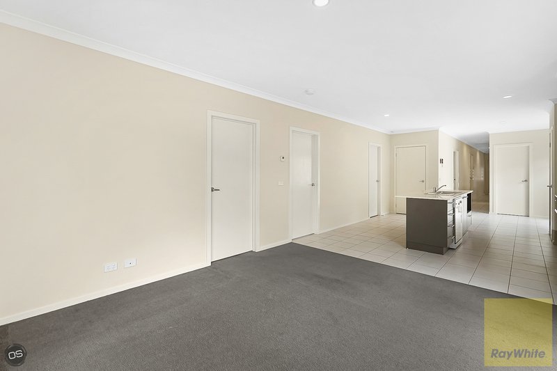 Photo - 16 Camphora Street, Tarneit VIC 3029 - Image 7