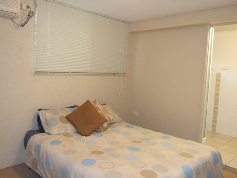 Photo - 16 Canberra Street, Clinton QLD 4680 - Image 12