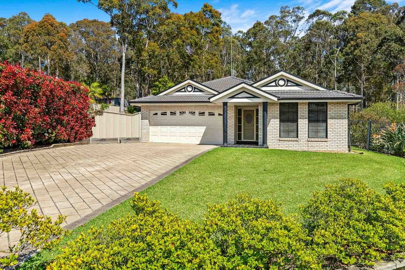 16 Canning Crescent, Sunshine Bay NSW 2536