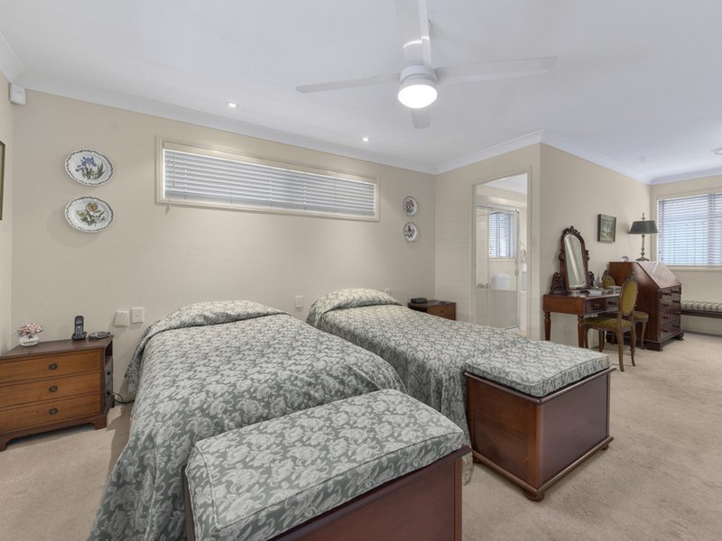 Photo - 16 Capella Place, Bridgeman Downs QLD 4035 - Image 13