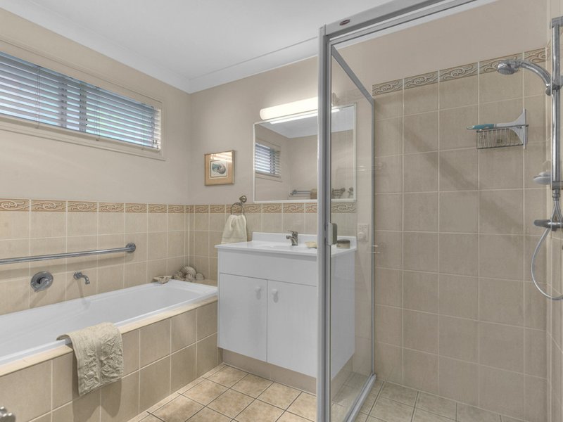 Photo - 16 Capella Place, Bridgeman Downs QLD 4035 - Image 18