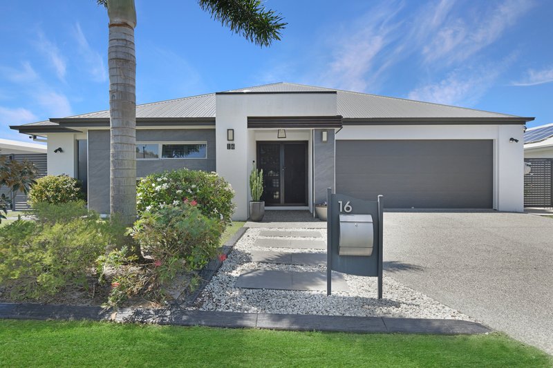 16 Caraway Crescent, Banksia Beach QLD 4507