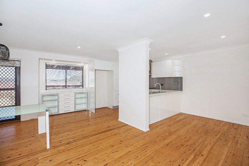 Photo - 16 Carlisle Row, Fishing Point NSW 2283 - Image 6