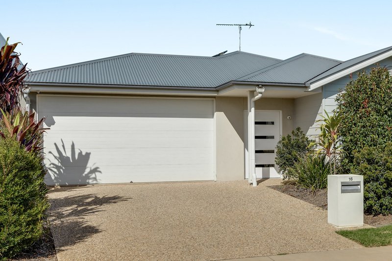 Photo - 16 Carlow Lane, Middle Ridge QLD 4350 - Image 2