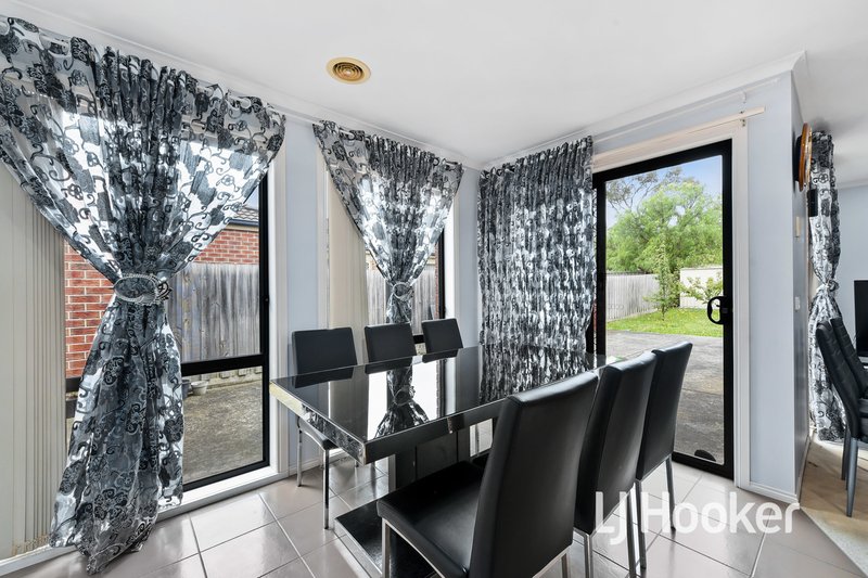 Photo - 16 Carly Close, Narre Warren South VIC 3805 - Image 7