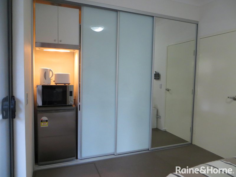Photo - 16 Caroline Street, Westmead NSW 2145 - Image 3
