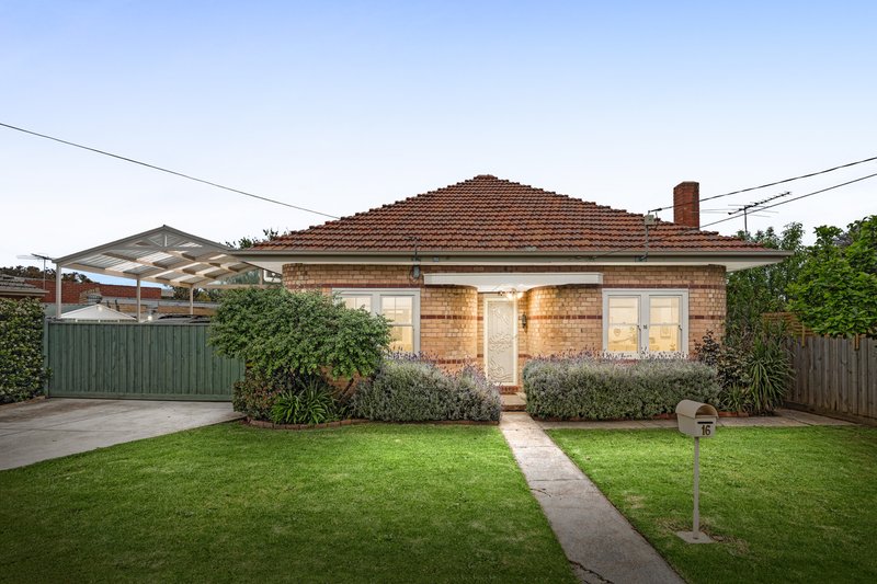 Photo - 16 Carter Crescent, Werribee VIC 3030 - Image 1