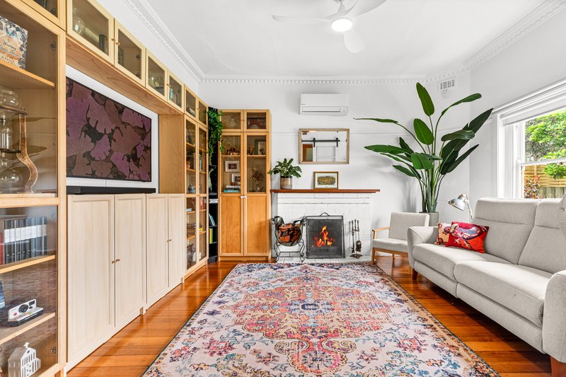 Photo - 16 Carter Crescent, Werribee VIC 3030 - Image 3