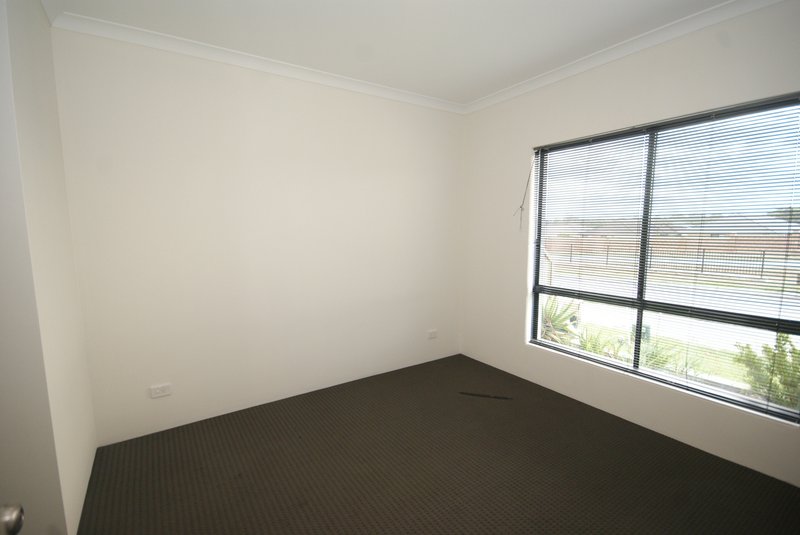 Photo - 16 Carville Way, Baldivis WA 6171 - Image 2