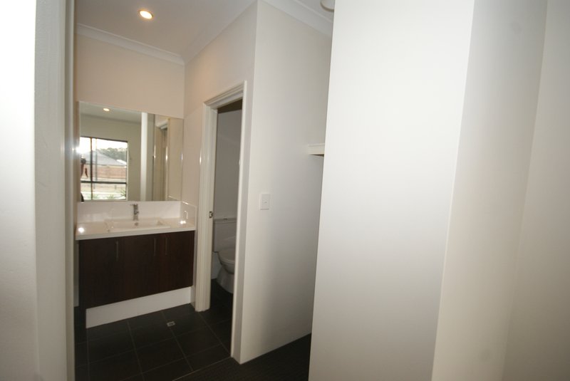 Photo - 16 Carville Way, Baldivis WA 6171 - Image 3