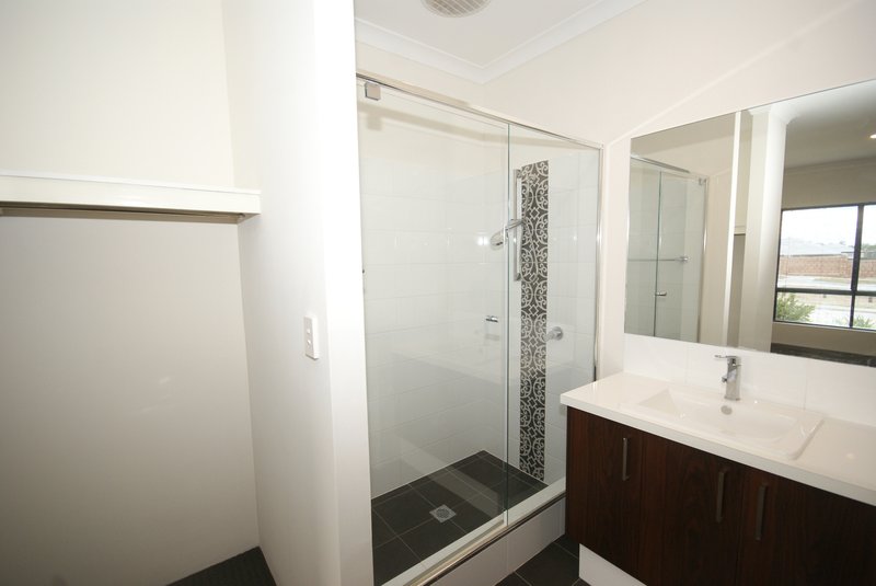 Photo - 16 Carville Way, Baldivis WA 6171 - Image 4