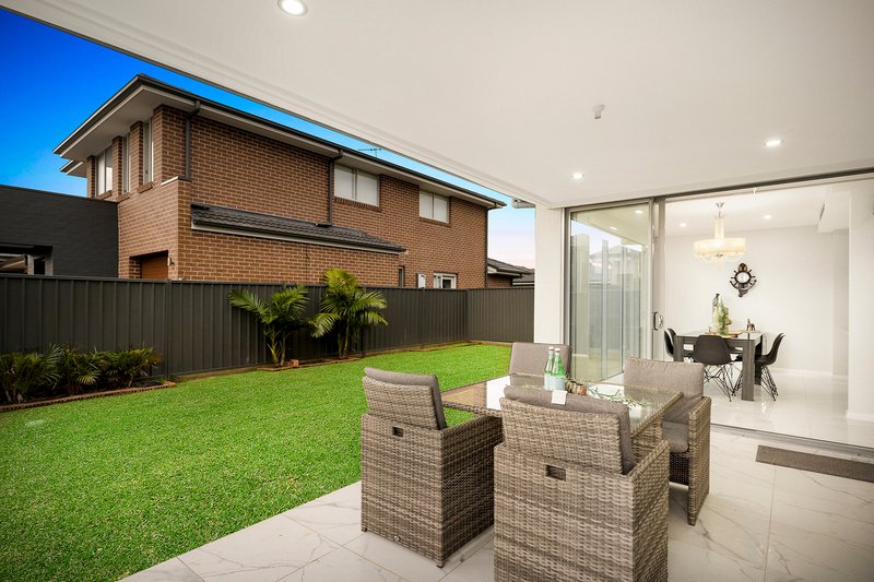 Photo - 16 Cassinia Avenue, Marsden Park NSW 2765 - Image 12