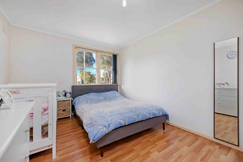 Photo - 16 Catherine Avenue, Lurnea NSW 2170 - Image 5