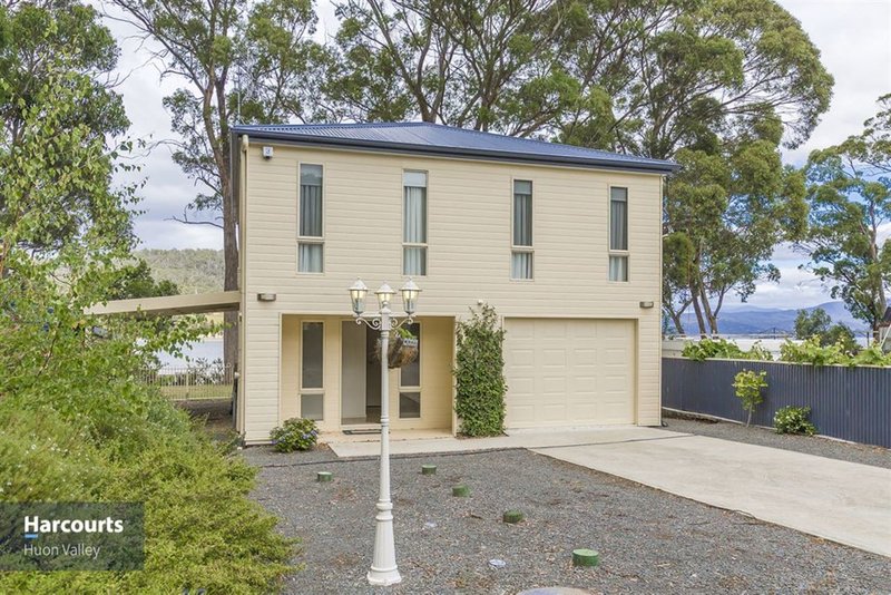 Photo - 16 Challis Crescent, Deep Bay TAS 7112 - Image 2