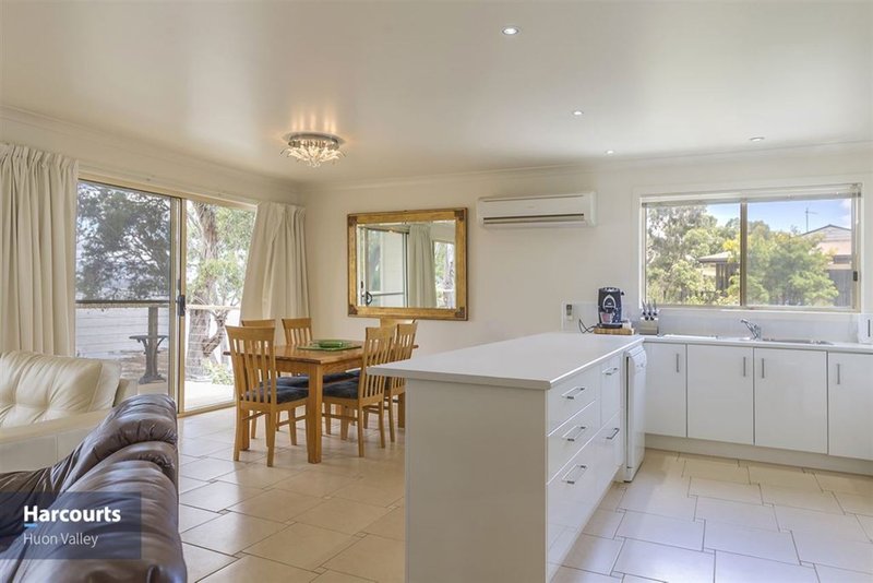 Photo - 16 Challis Crescent, Deep Bay TAS 7112 - Image 4