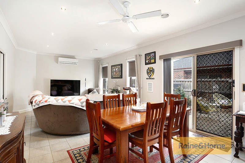 Photo - 16 Chanticleer Avenue, Melton West VIC 3337 - Image 3