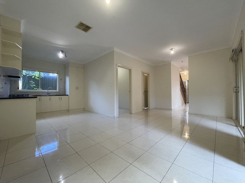 Photo - 16 Charles Street, Thomastown VIC 3074 - Image 4