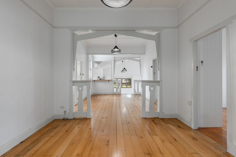 Photo - 16 Charlotte Street, Newtown QLD 4350 - Image 2
