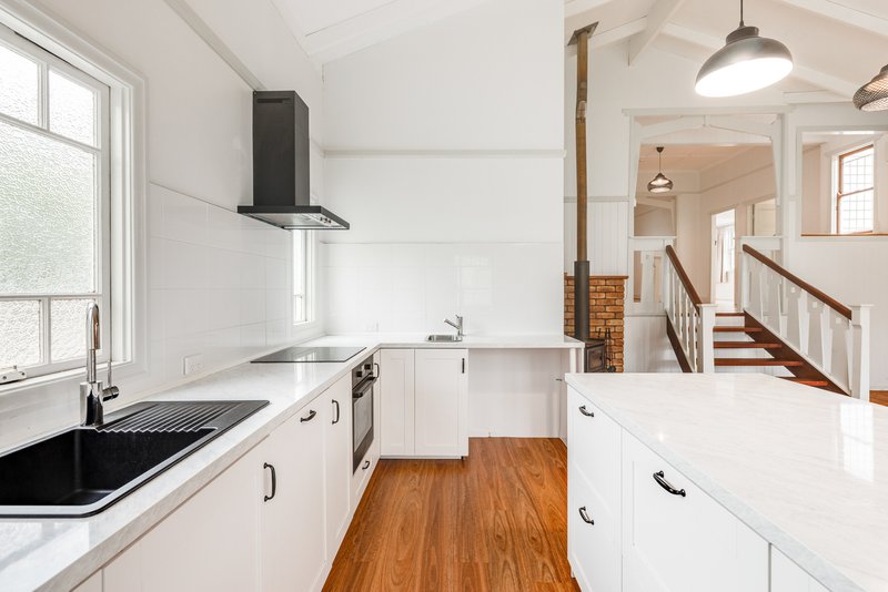 Photo - 16 Charlotte Street, Newtown QLD 4350 - Image 4