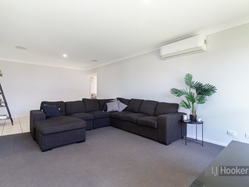 Photo - 16 Charlton Place, Regents Park QLD 4118 - Image 2