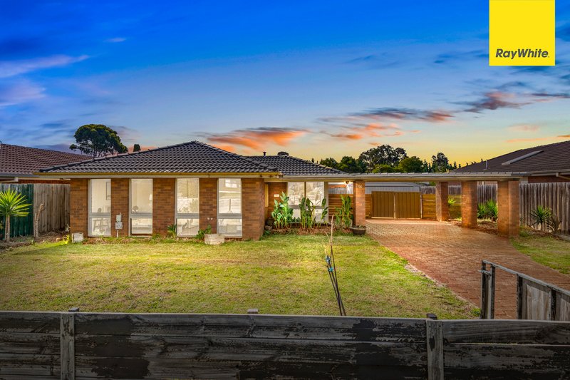 16 Chelmsford Way, Melton West VIC 3337