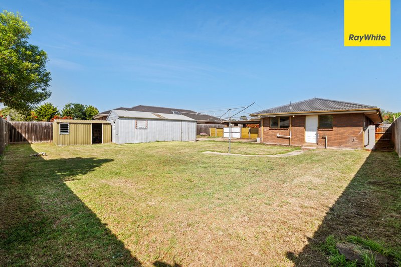 Photo - 16 Chelmsford Way, Melton West VIC 3337 - Image 16