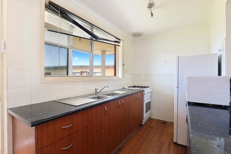 Photo - 16 Cheshire Street, Corio VIC 3214 - Image 3