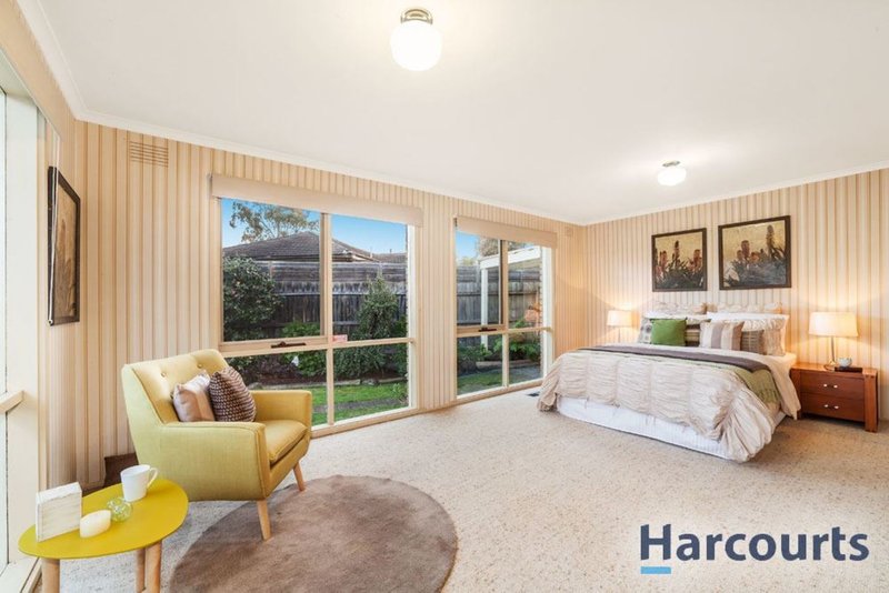 Photo - 16 Chichester Square, Wantirna VIC 3152 - Image 6