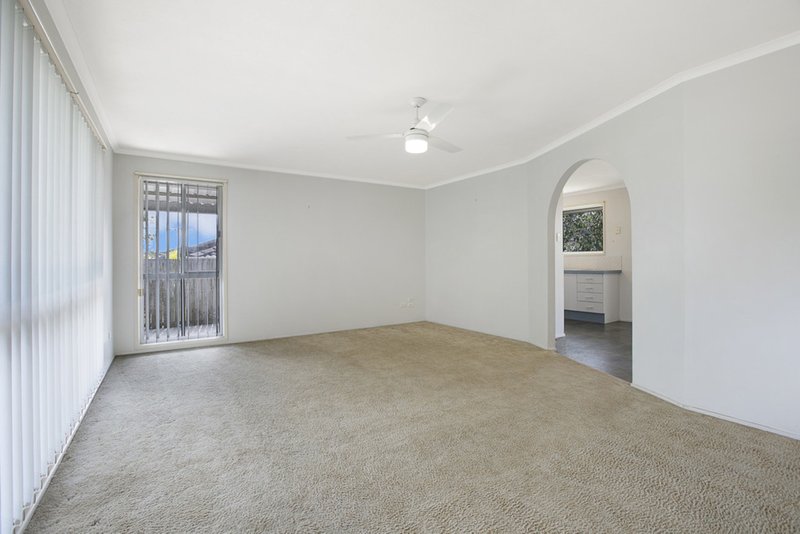 Photo - 16 Chiseldon Street, Alexandra Hills QLD 4161 - Image 2