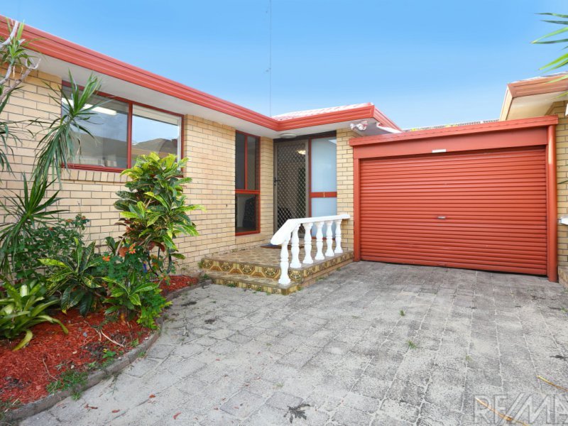 Photo - 16 Christina Crt ( Villa 1 ) , Mermaid Waters QLD 4218 - Image 16