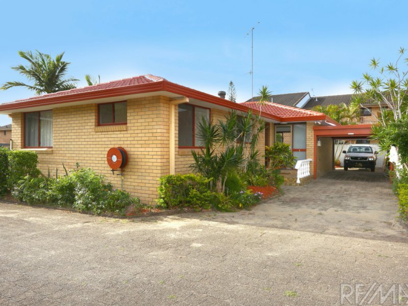 Photo - 16 Christina Crt ( Villa 1 ) , Mermaid Waters QLD 4218 - Image 18