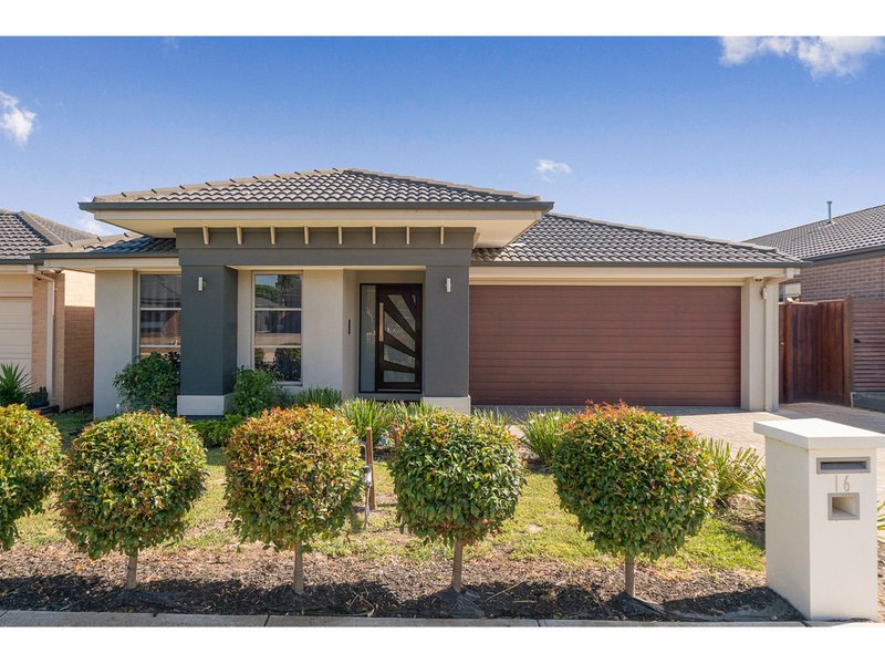 16 City Vista Circuit, Cranbourne West VIC 3977