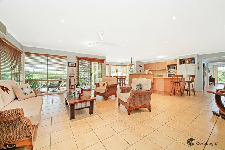 Photo - 16 Civetta Ct , Dakabin QLD 4503 - Image 2