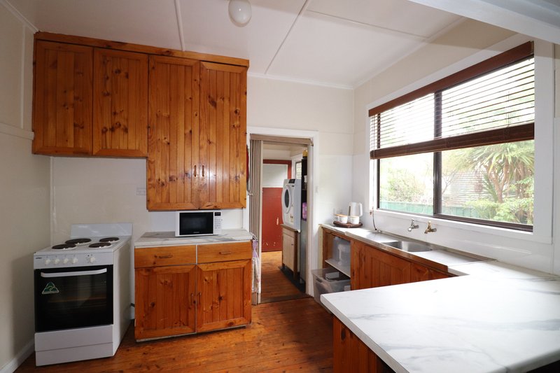 Photo - 16 Clarke Street, Glen Innes NSW 2370 - Image 2