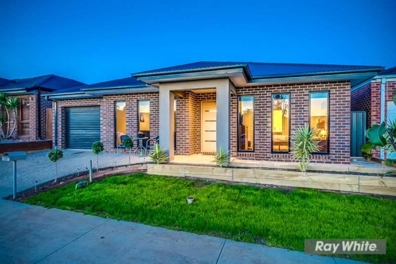 16 Clearwater Rise Pde , Truganina VIC 3029