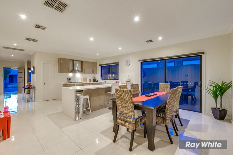 Photo - 16 Clearwater Rise Pde , Truganina VIC 3029 - Image 7